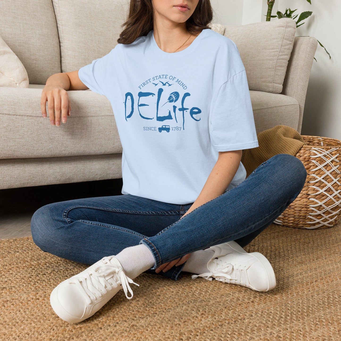 DeLife Tee