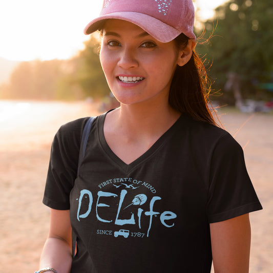Delaware DELife V-Neck Tee